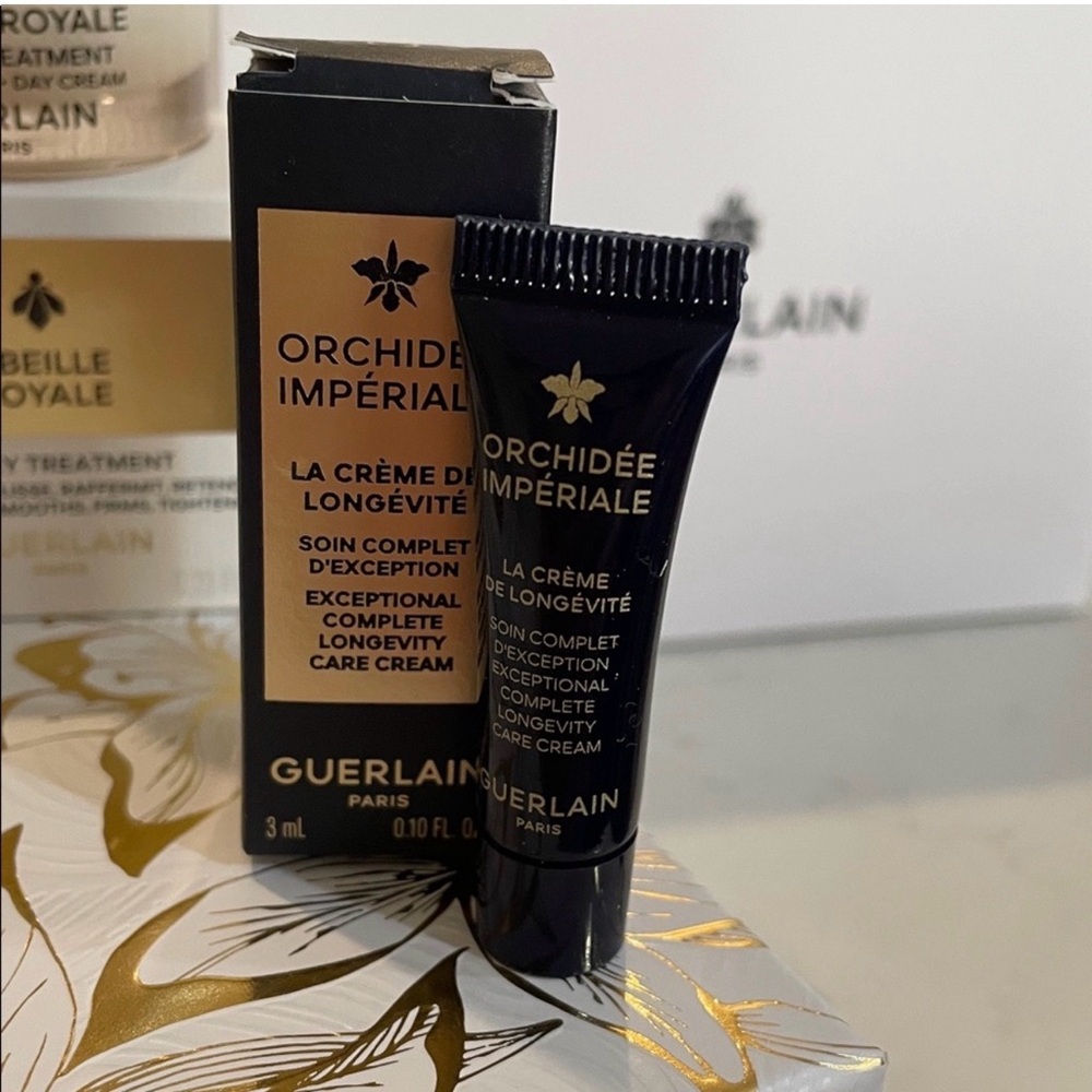 GUERLAIN ABEILLE ROYALE AGE-DEFYING PROGRAMME 6 PIECE SET W/ BAG - Picture 8 of 15